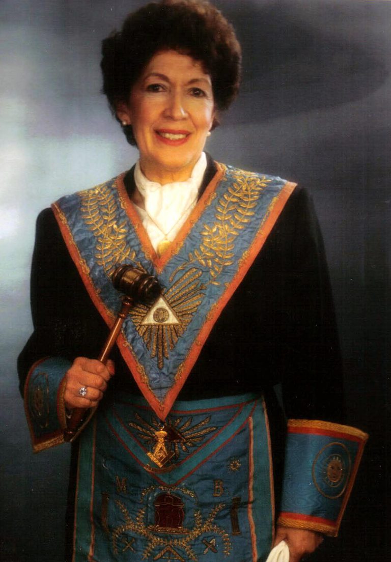 Nélida Bernales Espinosa. 1989–1994.
