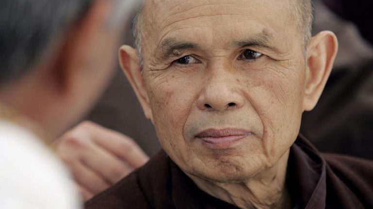 Thich Nhat Hanh, el monje budista que Martin Luther King propuso para el Nobel de la Paz y le enseñó a Occidente el “mindfulness”